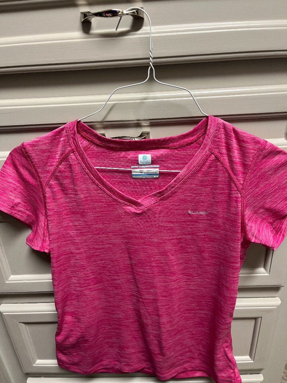 COLUMBIA Omni-Freeze Zero Blue and Pink V Neck Cooling Performance Shirts - M